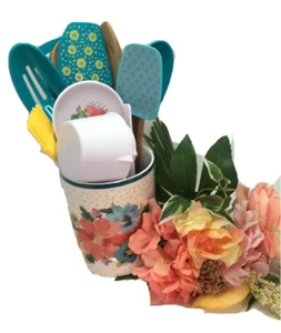 The Pioneer Woman Bleezy Blossom 20-Piece Kitchen Gadget Set, NIB Happy Holidays - Picture 1 of 11