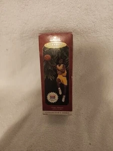 Magic Johnson Hallmark Keepsake Hoop Stars Collector’s Series Hanging Ornament - Bild 1 von 1