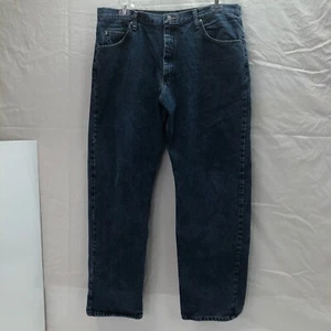 JEANS WRANGLER PARA HOMBRE CALCE RELAJADO PIERNA RECTA LAVADO MEDIANO AZUL TALLA 38X31 - Imagen 1 de 10