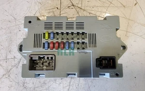 Range Rover Evoque & Discovery Sport Kofferraum Innenraum Sicherungskasten CPLA14Q073AA - Bild 1 von 8