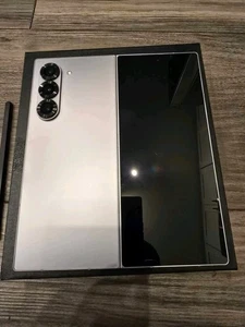 Samsung Z Fold 6 *Désimlocké* 512 Go Argent + Stylet S + Étuis - Photo 1 sur 12