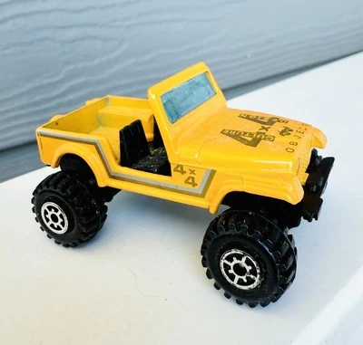 Yatming 1980s No. 1092 Jeep 4x4 1:64 CJ Diecast Yellow CJ-6 CJ-7 Off Road Toy - Image 1 of 4