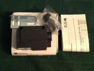 Cutler-Hammer E64CAL4T Photoelectric Thru-Beam Source 16-240 VAC/VDC - Picture 1 of 3