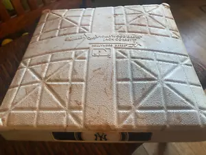 Game Used Base Yankees VS Orioles 3-30-2019 MLB Auth innings 1/2 - Picture 1 of 2