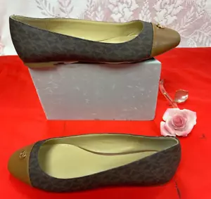 NEU - Michail Kors - braune PVC - flache Schuhe. Grx-6,5.Vietnam. - Bild 1 von 16