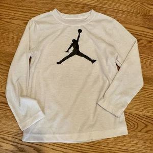 Camisa Jordan Niños Manga Larga Talla 7 Blanca Negra Jumpman Logo Gráfico Camiseta - Imagen 1 de 4