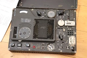 Very Rare Cold War Spy MK. 122 Clandestine Transceiver by HMGCC Morse Code Radio - Afbeelding 1 van 7