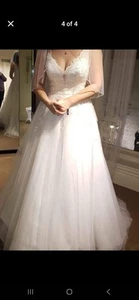 Wedding Dress - Picture 1 of 4