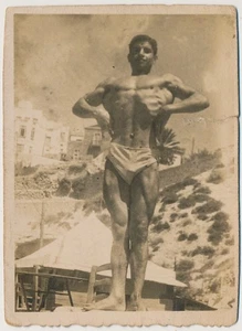 Original VTG PHOTO very HANDSOME Shirtless body Beefcake Bulge Man Gay Int 1950 - Picture 1 of 2