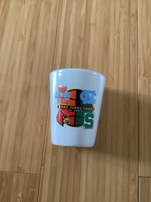 Vidrio de chupito de cerámica NCAA Final Four 2005 Carolina del Norte  Foto 1 de 4