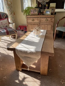 Solid Pine Coffee Table in excellent condition - Picture 1 of 7