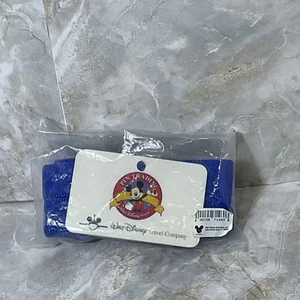 Walt Disney ~ Travel Company ~ ** 2 blaue Schlüsselbänder & Pinbacks ** ~ versiegelte Tasche ~ Pin Trading - Bild 1 von 7
