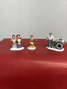 Dept. 56 Heritage Village "VIOLET VENDOR/CAROLERS/CHESTNUT VENDOR" (#55808) EUC - Bild 1 von 15