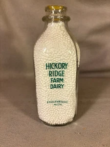 HICKORY RIDGE FARM DAIRY Glass 1 Quart Milk Bottle, Stockbridge, Michigan !! - Picture 1 of 2