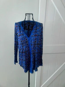 Top Muse Lucky Brand Vintage usado por Alex Dunphy en familia moderna pequeño usado en excelente estado - Imagen 1 de 5