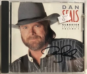 MUSIC CD IN CASE (COVER SIGNED) - DAN SEALS - CLASSICS COLLECTION VOL 1 - Picture 1 of 2