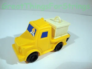 Camión de carga raro Fisher Price 1989 tren amarillo modelo de juguete de trabajo motorizado para niños - Imagen 1 de 1