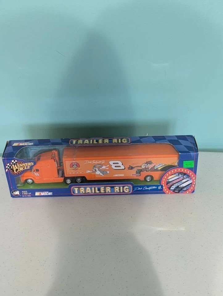 Plataforma de remolque WINNERS CIRCLE 2002 DALE WINHARDT JR. #8 Looney Tunes Bugs & Tazz Foto 1 de 4