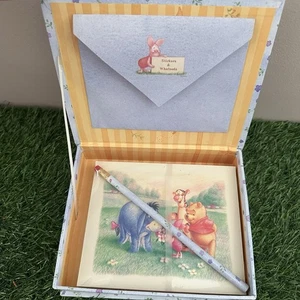 Disney Winnie Puuh Schreibwaren Geschenkbox Set - Notizkarten, Umschläge, Aufkleber - Bild 1 von 12