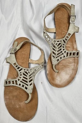 Naughty Monkey NMW0794-40 Sz 10 Sparkly Gold & Rhinestone Thong Sandals w/Buckle - Image 1 of 4