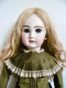 JOLIE POUPÉE ANCIENNE TÊTE BISCUIT SFBJ MOULE JUMEAU T12 BEAUX HABITS Ht 62 cm - Imagen 1 de 24
