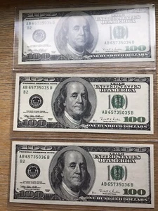 3 Consecutive Uncirculated $100 Bills  - Picture 1 of 2