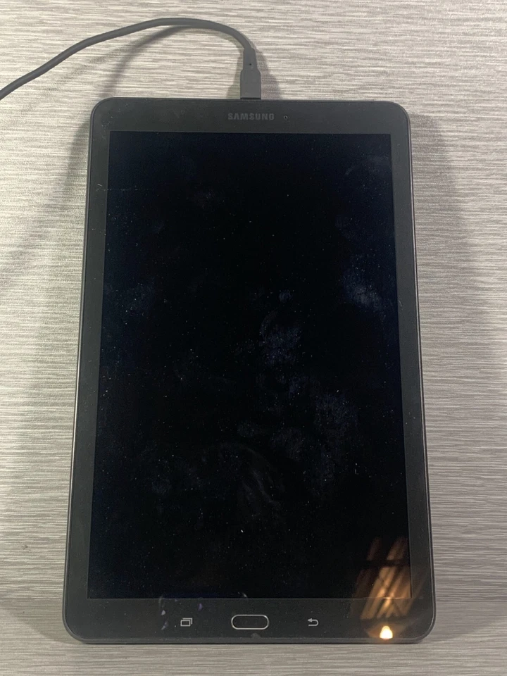 Tablet Samsung Galaxy Tab E 9.6 SM-T560NU Android Pantalla 9.6" 16GB - (Para Piezas) Foto 1 de 3