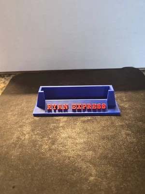 Soporte para tarjetas o losa PSA y CGC hecho a medida Ryan Express - impreso en 3D Foto 1 de 4