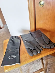 Farm Gloves, Men's Large, Black Knight 14" Chemical Resistant, Pair + 1 - Picture 1 of 5