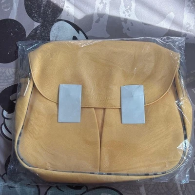 Bolso de hombro BURBERRY amarillo de Japón Foto 1 de 4