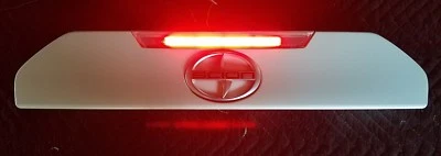 2011-16 Scion Tc Tailgate Handle Cover w/Brake Light - Изображение 1 из 4