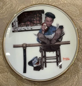 Norman Rockwell Miniature Collector’s Plate  “FEEDING TIME” Vintage D1-34 - Picture 1 of 2