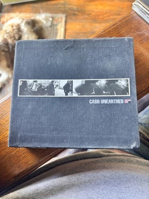 Johnny Cash / Unearthed (5-CD Box Set) - Johnny Cash - American Recordings Foto 1 de 4