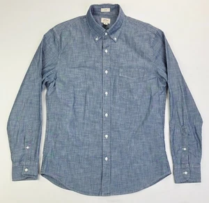 J. Camisa de manga larga Crew Slim para hombre azul medio de mezclilla de algodón orgánico con botones - Imagen 1 de 8
