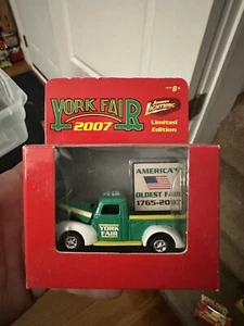 Camion Johnny Lightning 2007 York Fair 1/64 - Foto 1 di 6