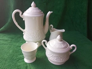 VINTAGE WEDGWOOD OF ETRURIA & BARLASTON Teapot, sugar bowl, creamer, small cup - Picture 1 of 11