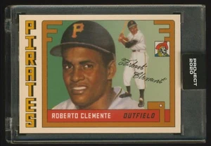 Topps PROJECT 2020 ROBERTO CLEMENTE by Grotesk card 45 IN-HAND! - Picture 1 of 2
