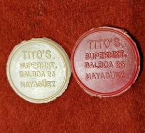 Set 2 TITOS SUPERMKT Ficha Cupones MAYAGÜEZ SELLO DE COMIDA Ficha PUERTO RICO antiguo - Imagen 1 de 7