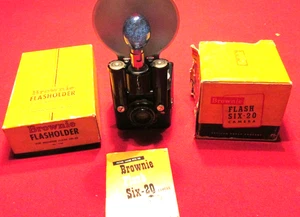 VINTAGE 1940s KODAK BROWNIE FLASH SIX 20 CAMERA w/ FLASH & BULB & BOXES FOR BOTH - Picture 1 of 8