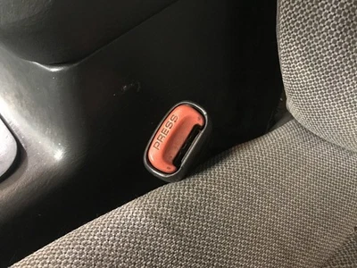 Seat Belt Front Bucket Seat Driver Buckle Fits 00-04 GRAND CHEROKEE 2463193 Foto 1 de 4