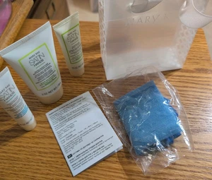 Mary Kay White Tea & Citrus Satin Hands Pampering Set Deluxe MINI Travel Size - Picture 1 of 7