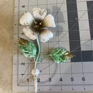 Italian Tole Metal Lily Flower Wall Hook Vintage Cottage Chic 6.5" Tall Marked - Picture 1 of 7