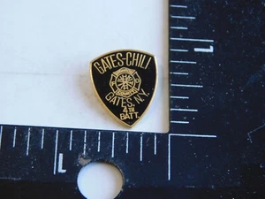 PUERTAS DEL CONDADO DE MONROE-PUERTAS CHILES NUEVA YORK 4o BATALLÓN DEPARTAMENTO DE BOMBEROS. MINI PIN DE INSIGNIA - Imagen 1 de 2