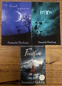 Torn & My Blood Approves SIGNED First Editions By Amanda Hocking + Bonus Book - Bild 1 von 13