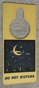 Vintage Do Not Disturb Hotel Türhänger Schild Mond Skyline Zimmermädchen Serviceanfrage - Bild 1 von 2