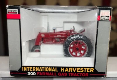 SpecCast International Harvester 300 Farmall Gas Tractor Classic Series - Image 1 of 4