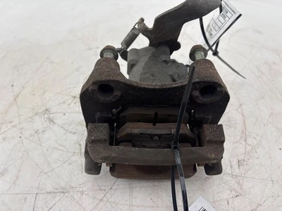 Pinza de freno de disco trasera izquierda Lexus CT200H 2011-2017 OEM Foto 1 de 4