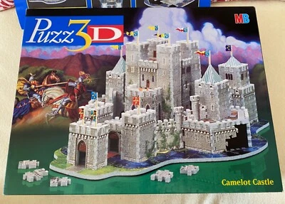 PUZZ 3D PUZZLE MB Camelot Castle with Box and Instructions.  - Immagine 1 di 4