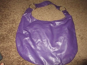 Medium Size Ladies Magnetic Purple Purse EUC - Bild 1 von 5