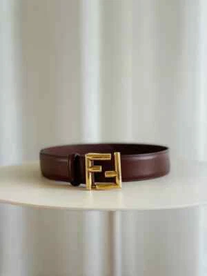 Cinturón FF de cuero con logotipo FENDI (TALLA 32) Foto 1 de 4